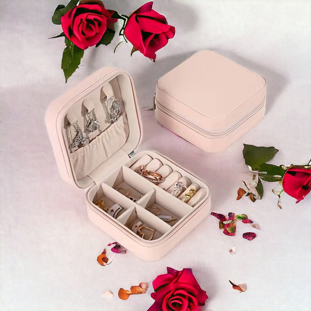 Mini Jewelry Box, Portable Travel Jewelry Storage Box PU Leather Small Organizer